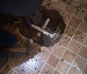 青神卫生间漏水维修公司为您分享下卫生间渗水如何处理及注意事项