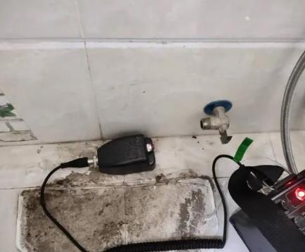 青神屋顶漏水维修公司分享下卫生间漏水的危害及解决方法